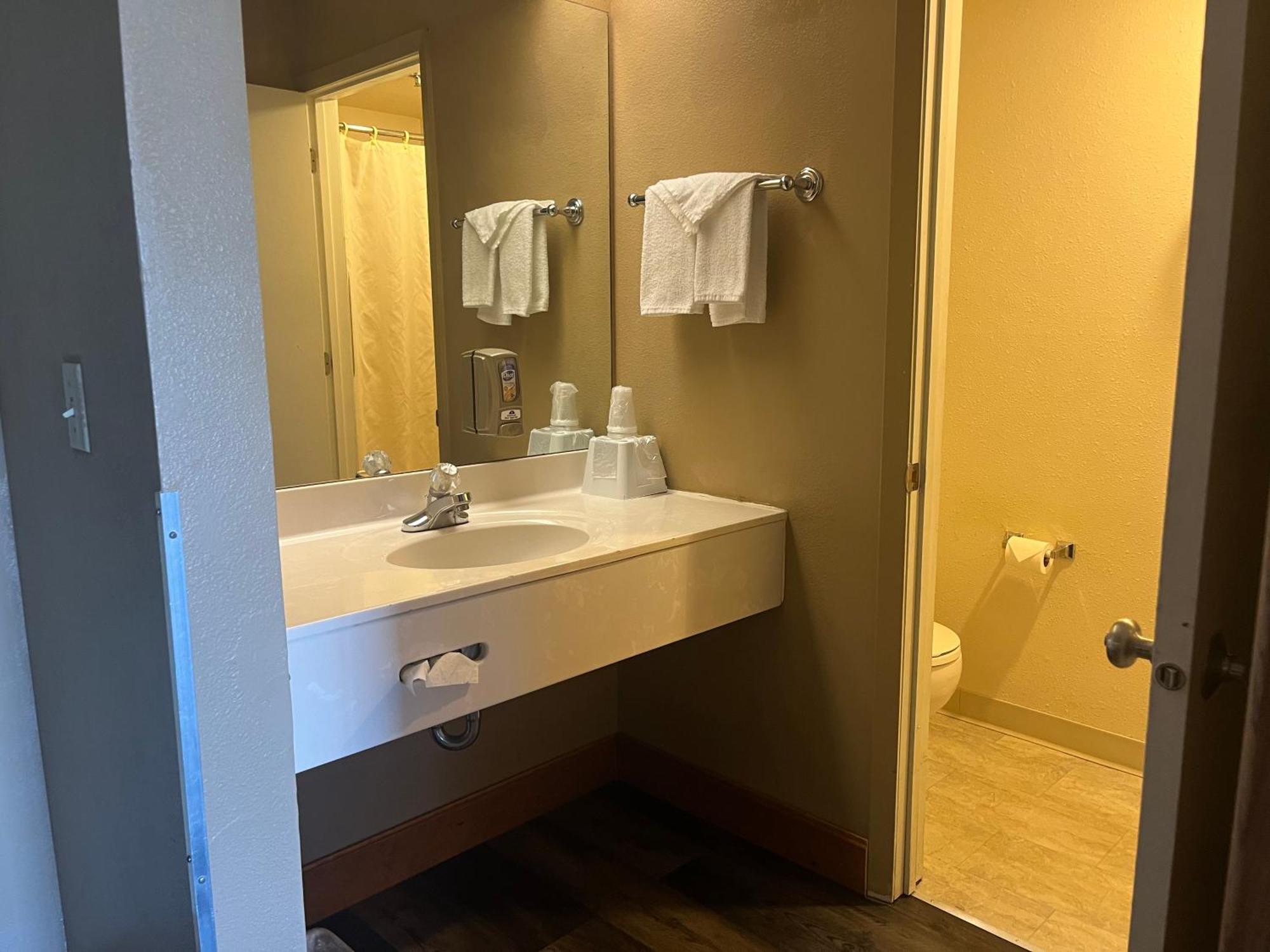 Americas Best Value Inn קליספל מראה חיצוני תמונה